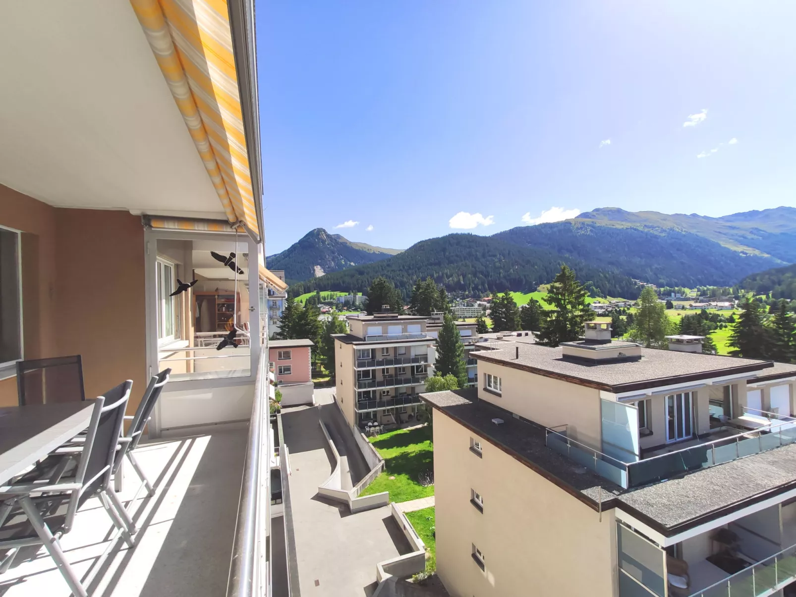 Regina Apt Golfblick-Outside