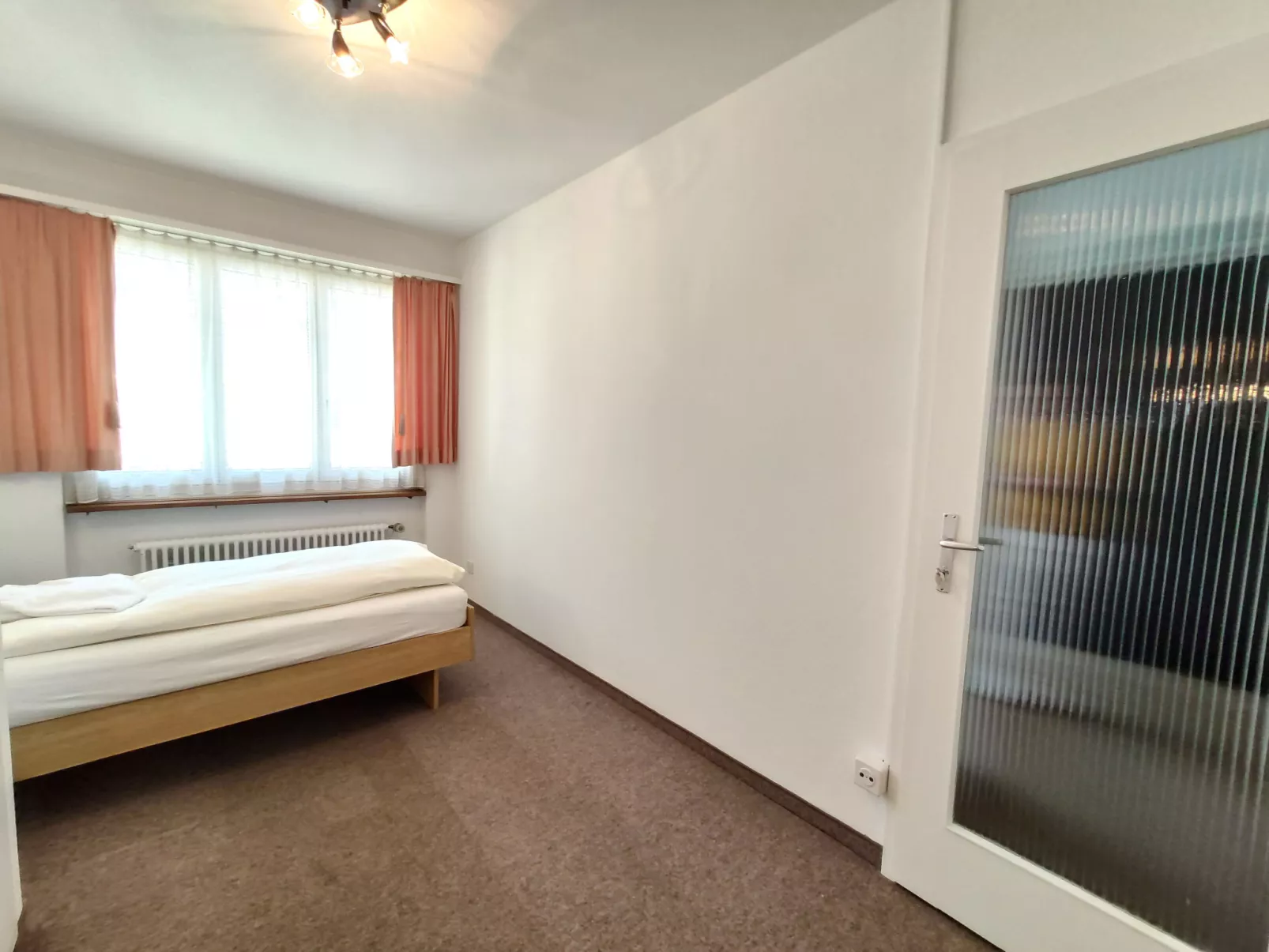 Regina Apt Golfblick-Inside