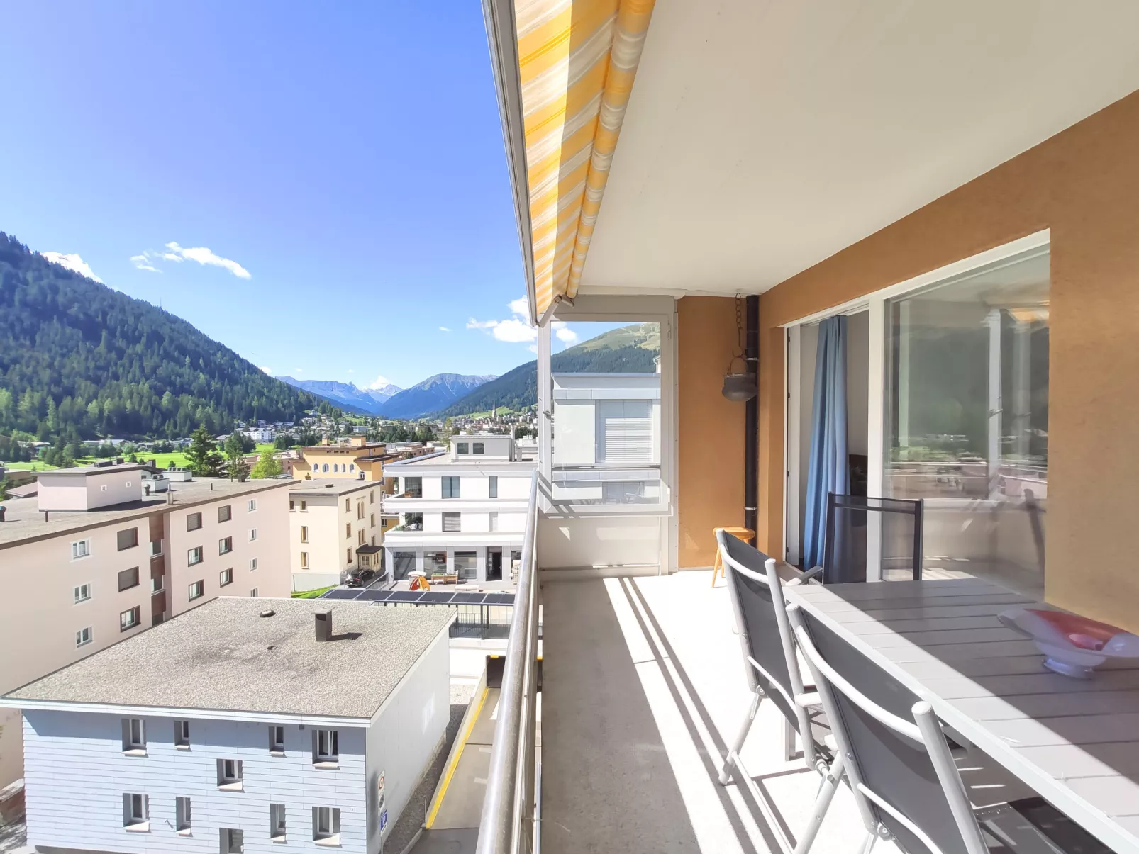 Regina Apt Golfblick-Outside
