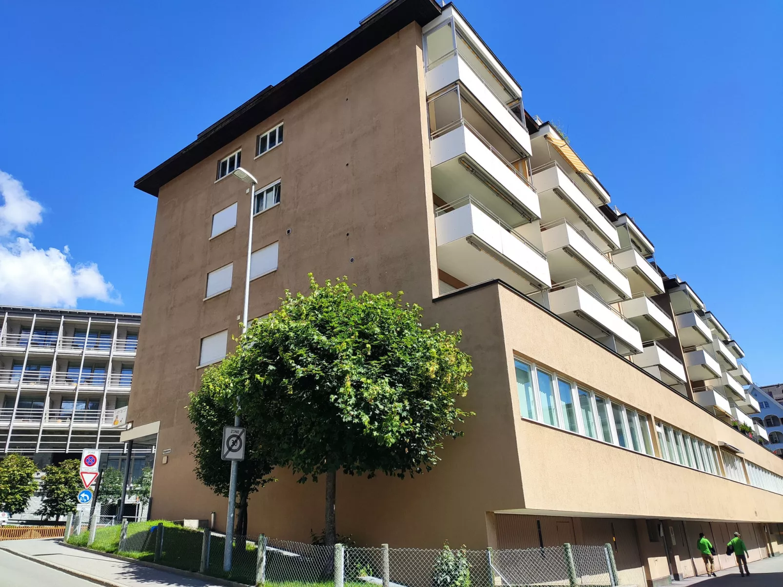 Regina Apt Golfblick-Outside