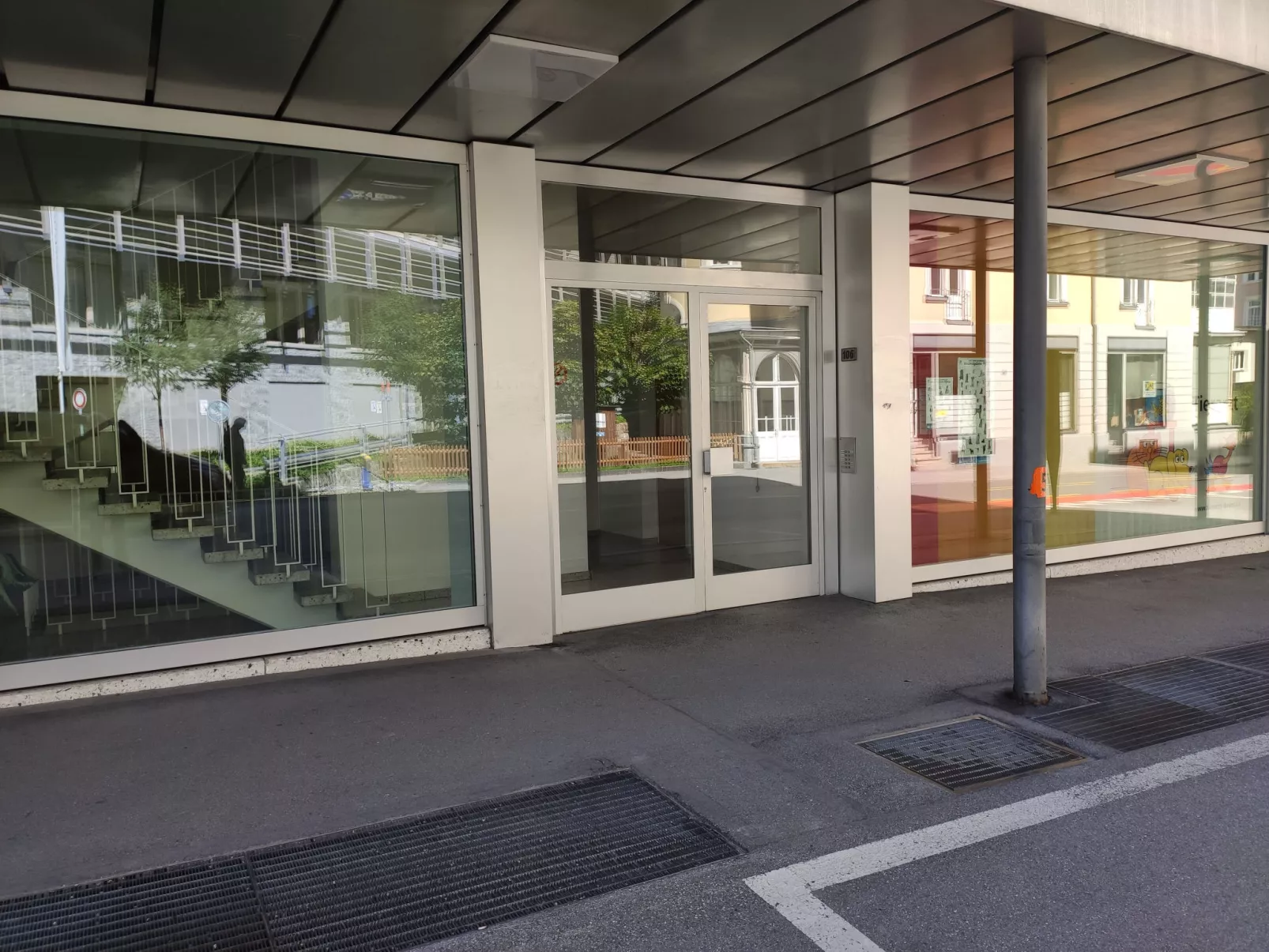 Regina Apt Golfblick-Outside