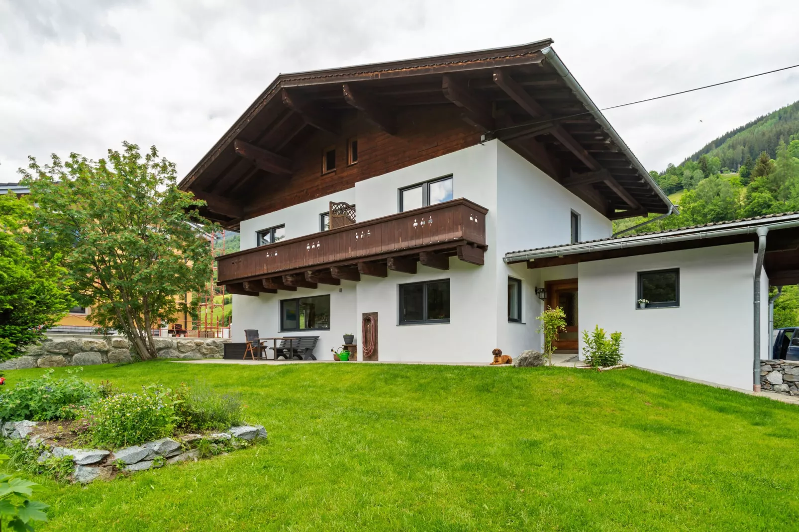 Dorfruh-Exterior summer