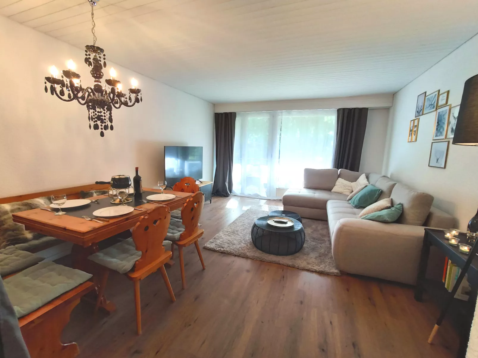 Verbena Apt 4-Inside