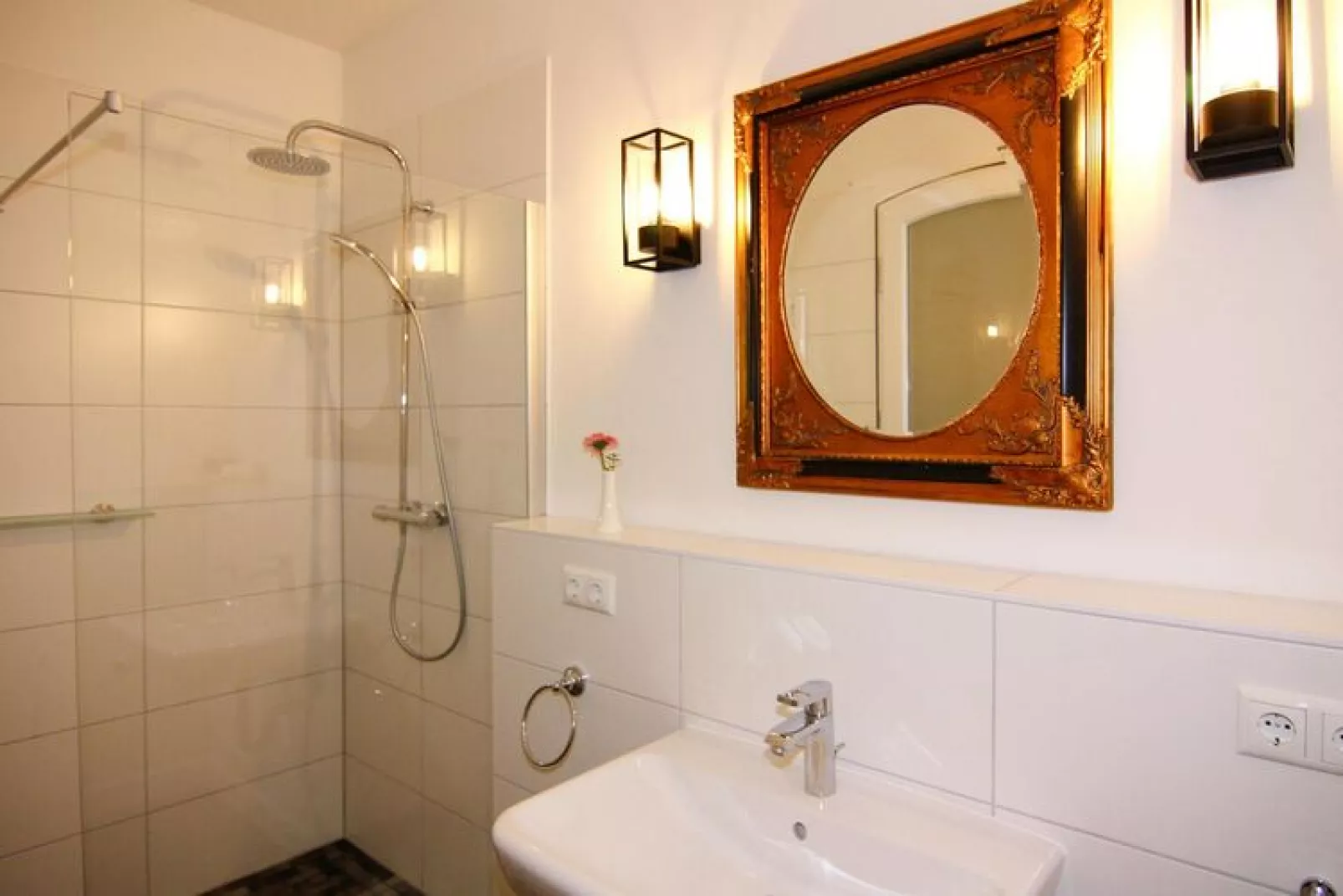 Birgit 5-6 Personen 184 qm Teil A und Teil B zusammen-Bathroom
