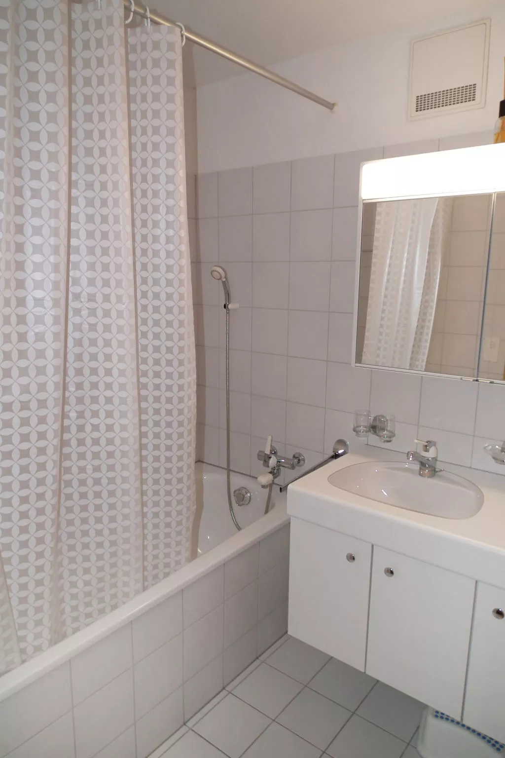 Apt D 045-Inside