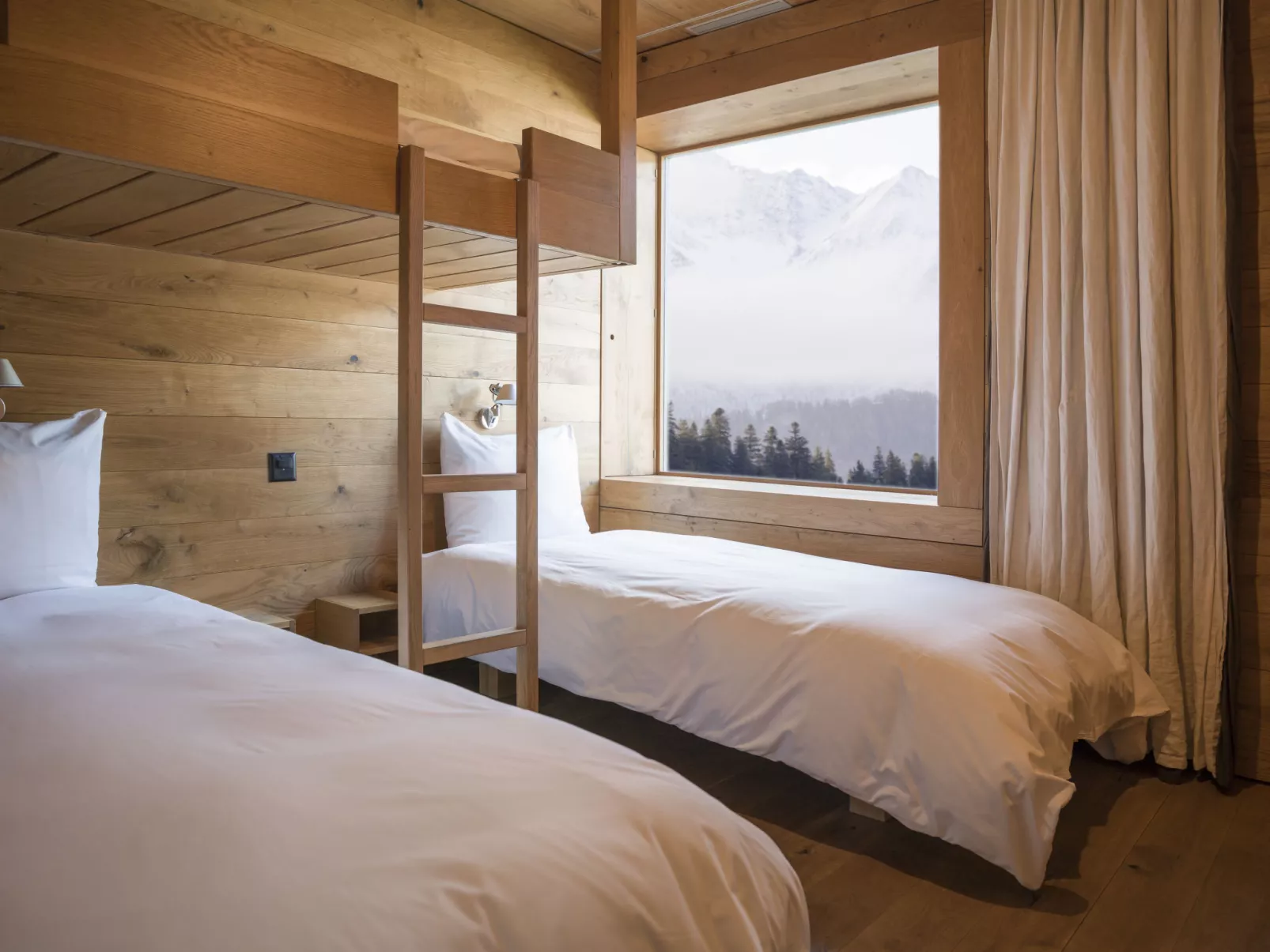 Superior Alpine-Inside