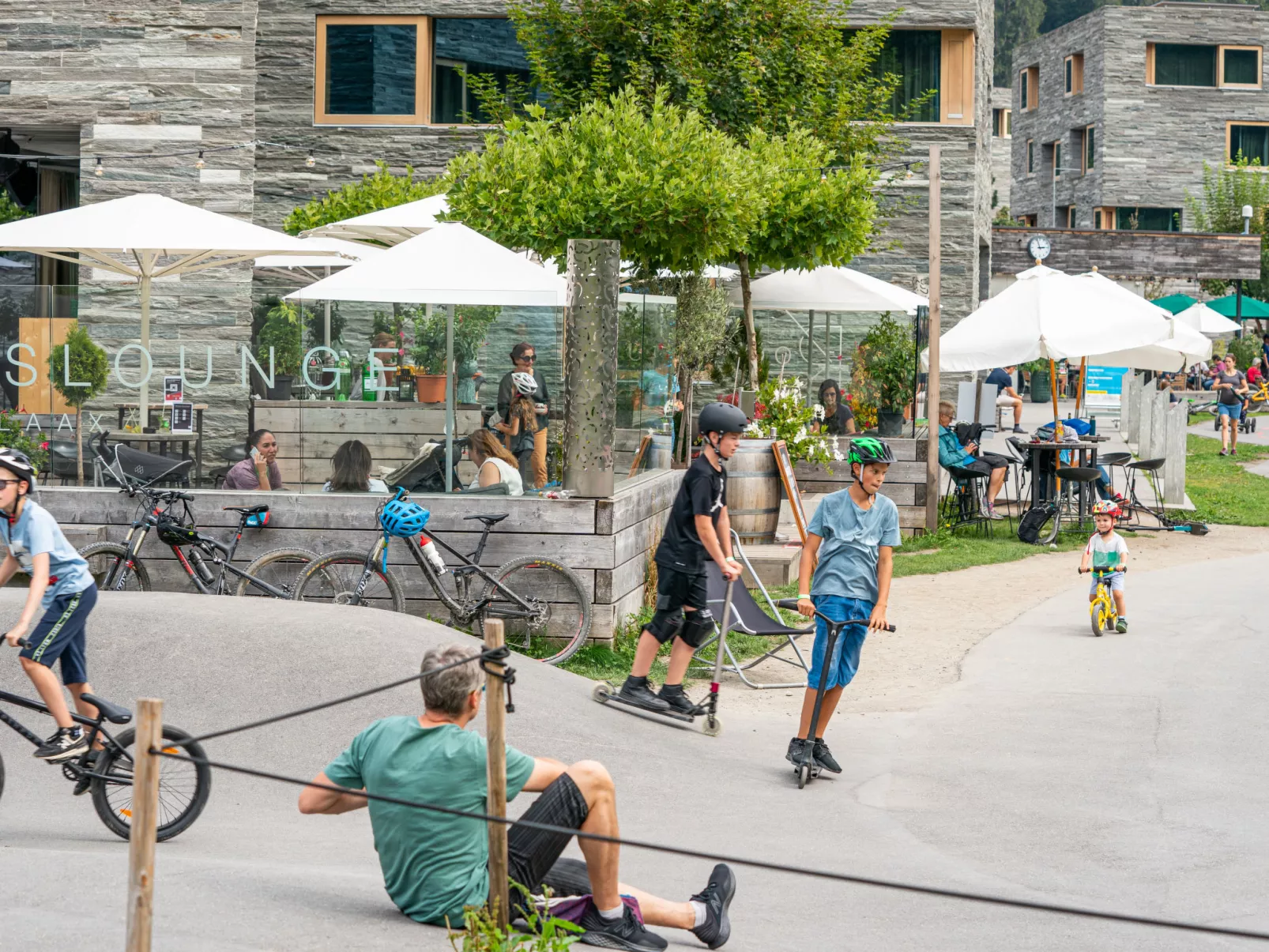 Superior Alpine-Outside