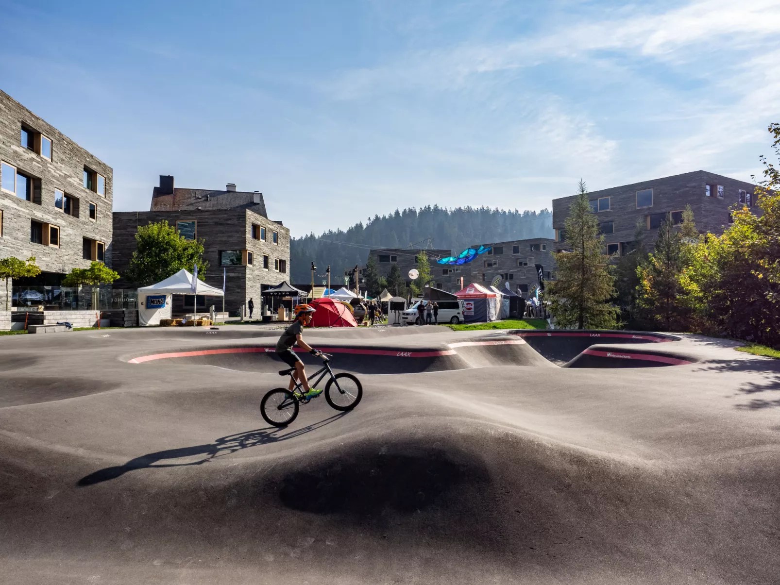 Superior Alpine-Outside