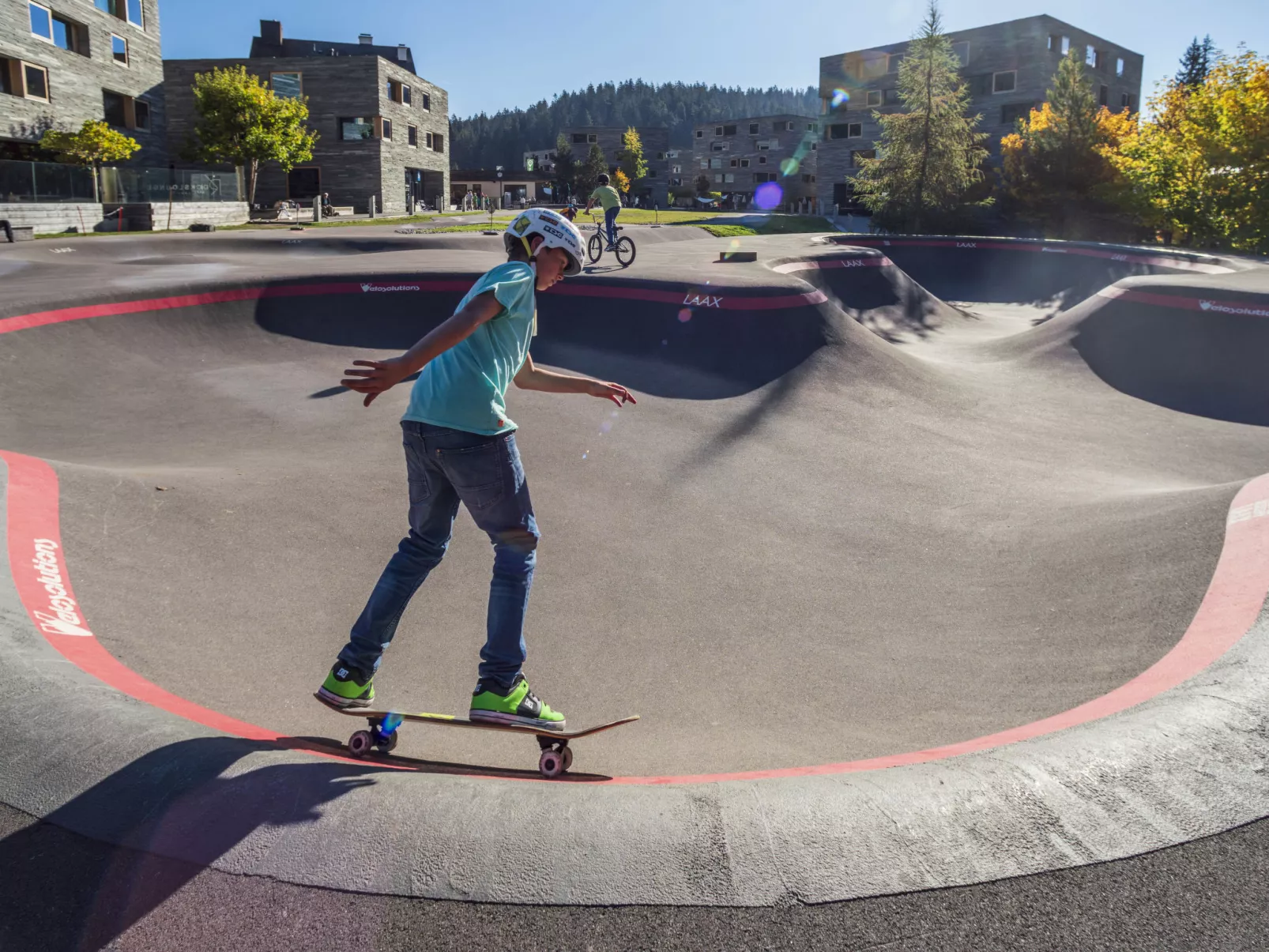 Superior Alpine-Outside