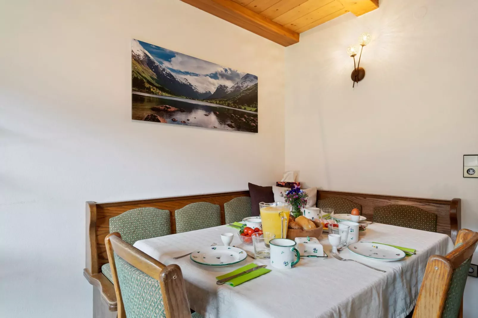 Dorfruh-Dining room