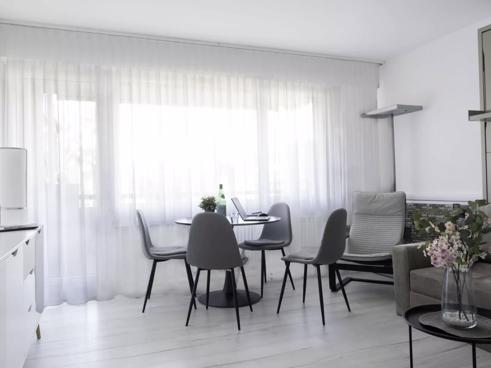 Lakeview App. 214-Inside