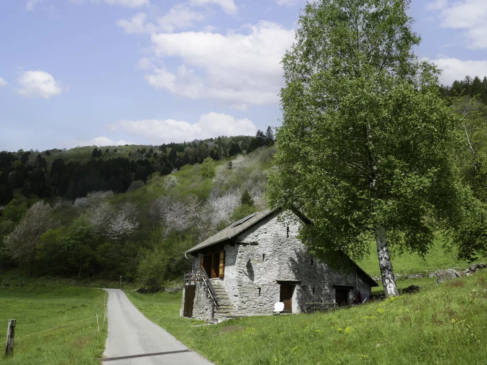 Sosto-Outside
