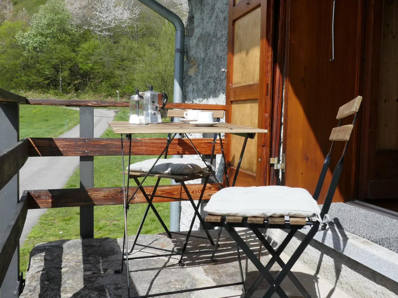 Sosto-Outside