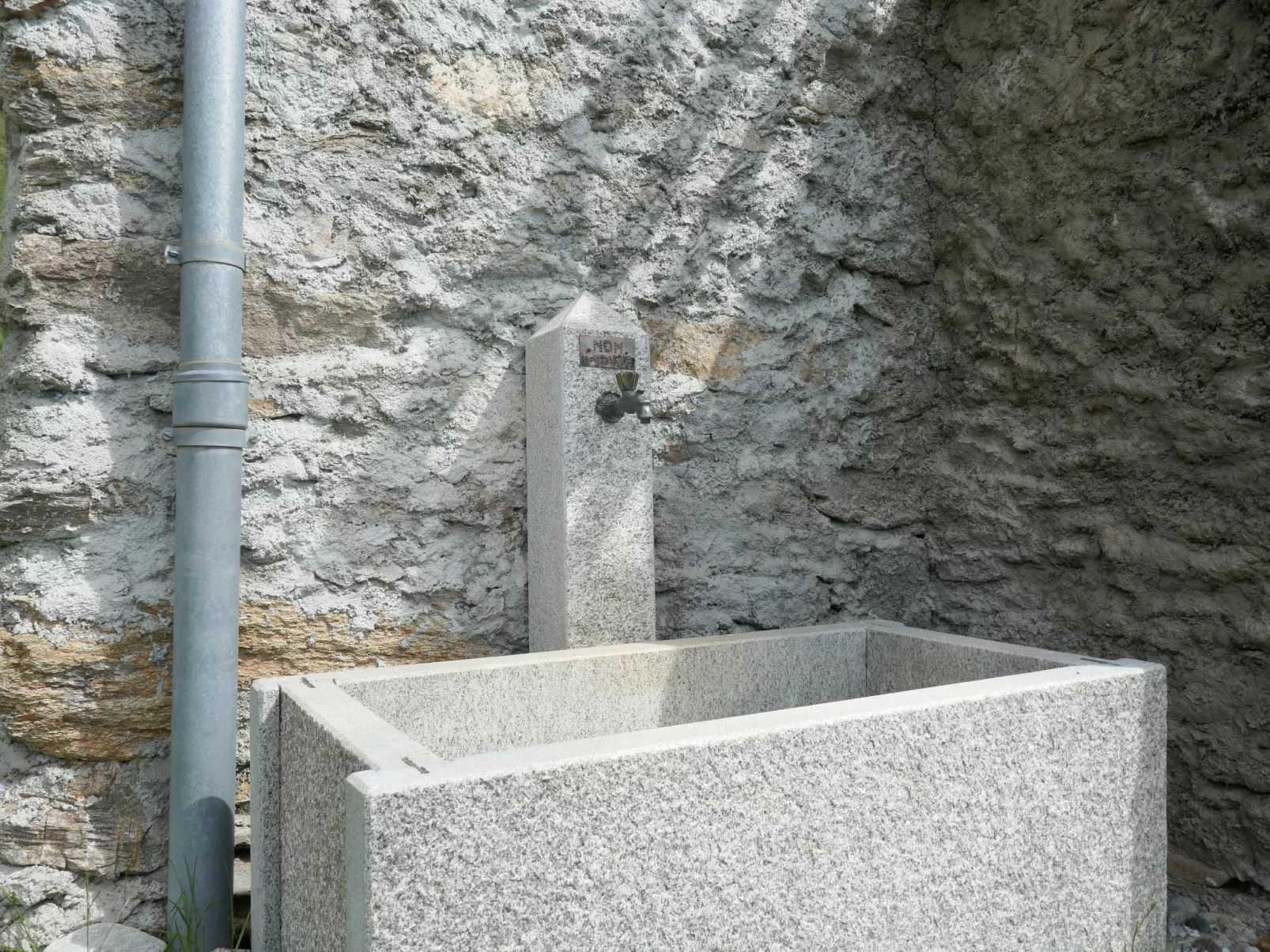 Sosto-Outside