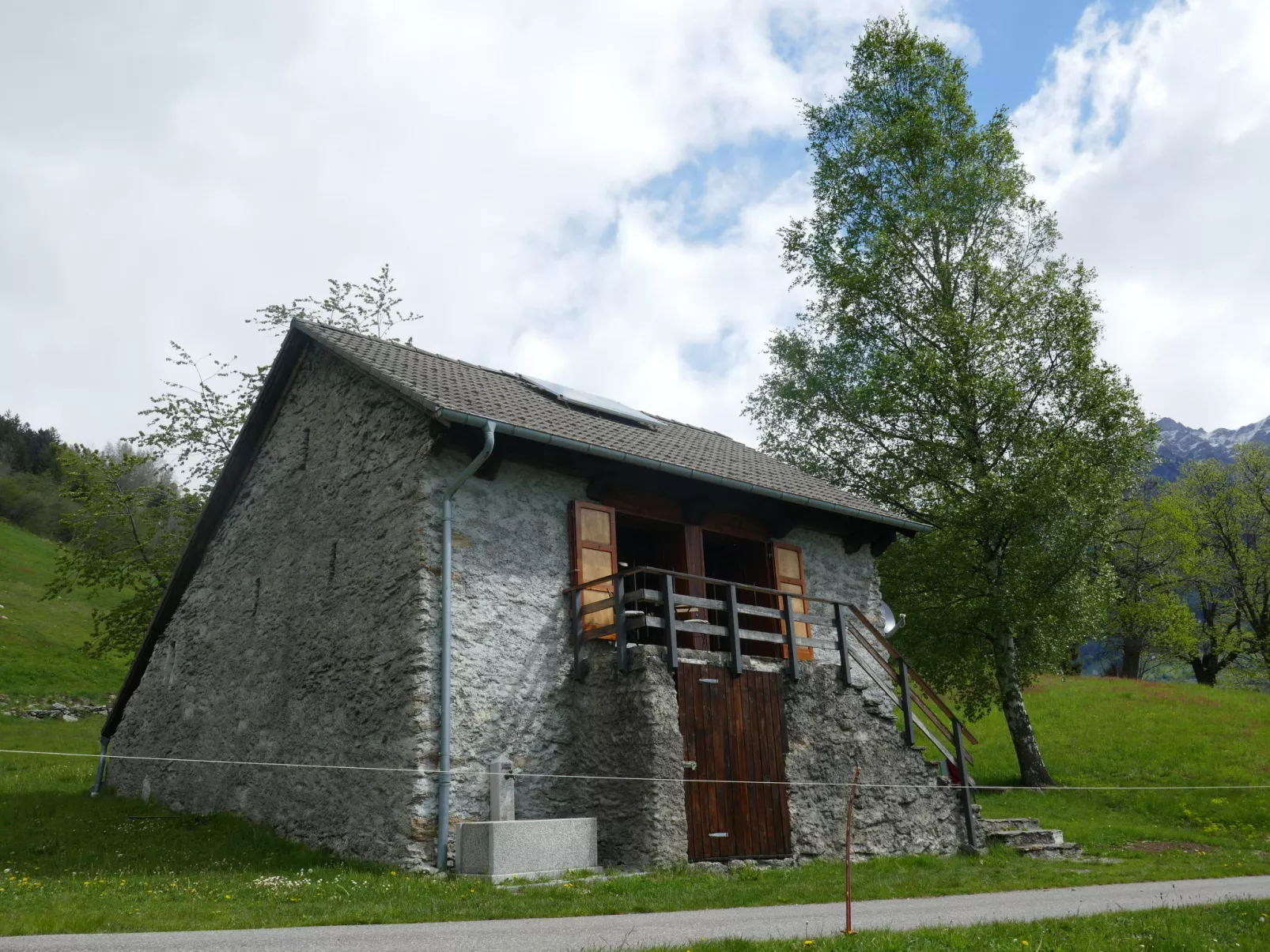 Sosto-Outside