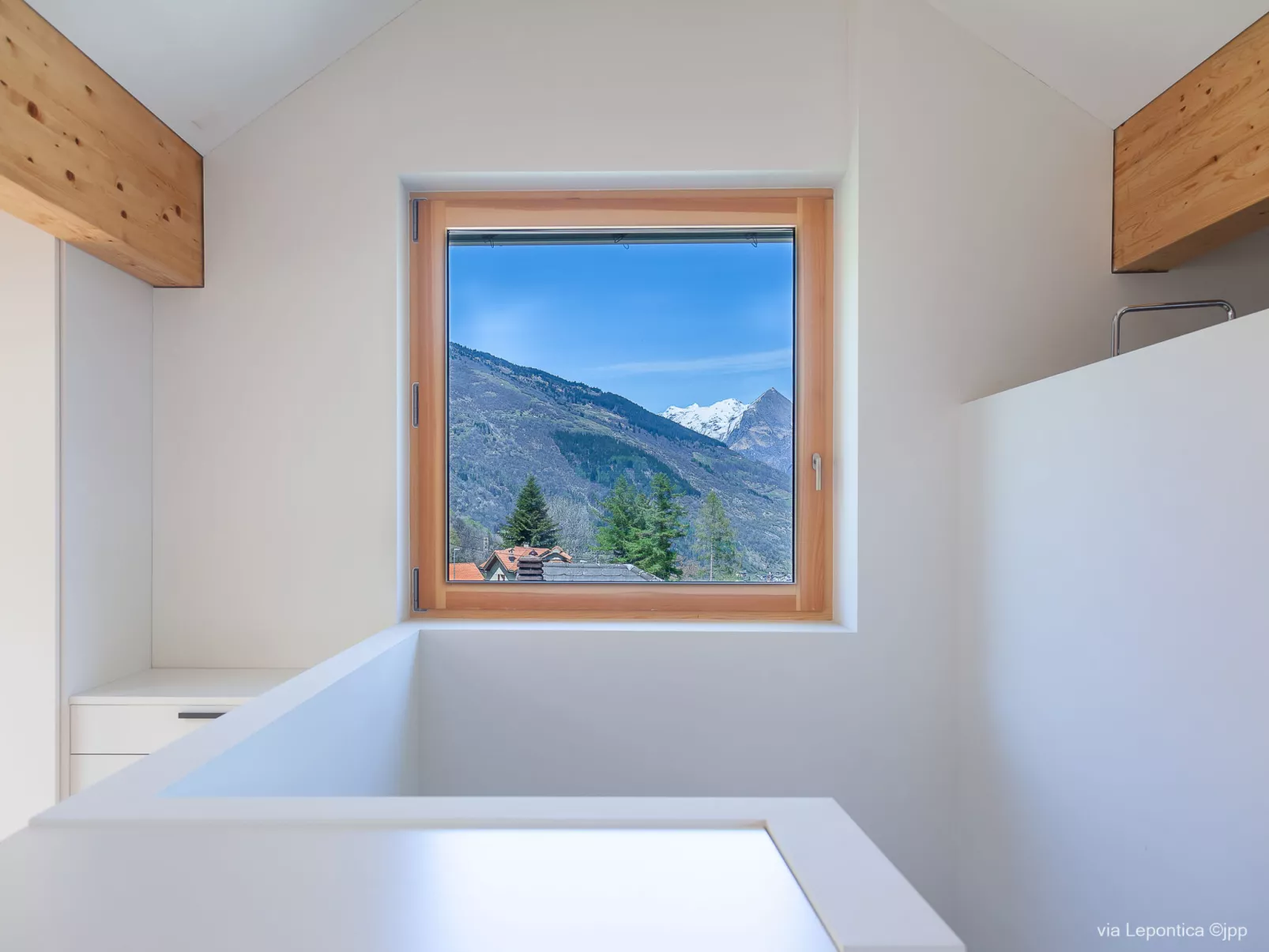 Loft Lepontica-Outside