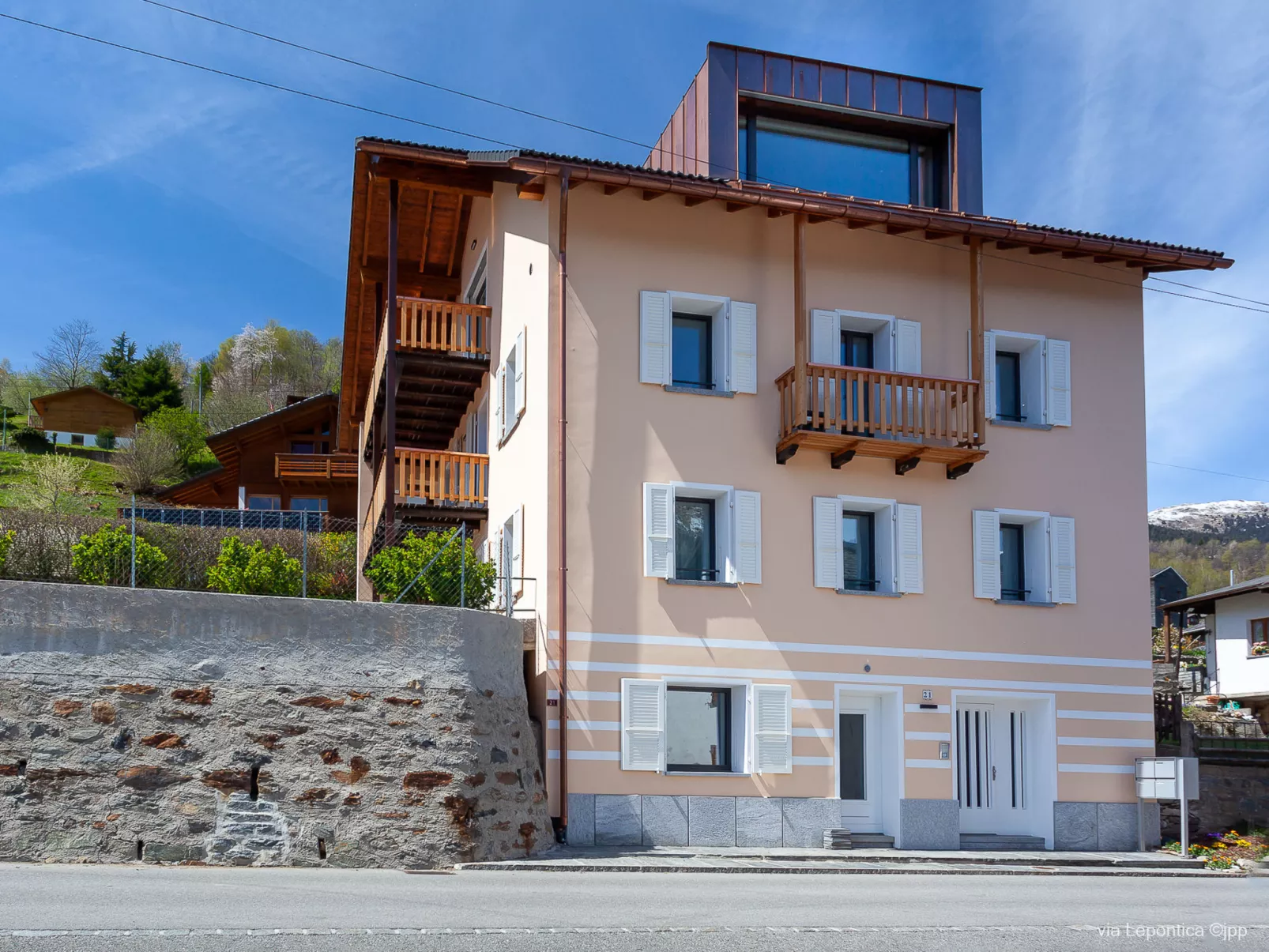 Loft Lepontica-Outside