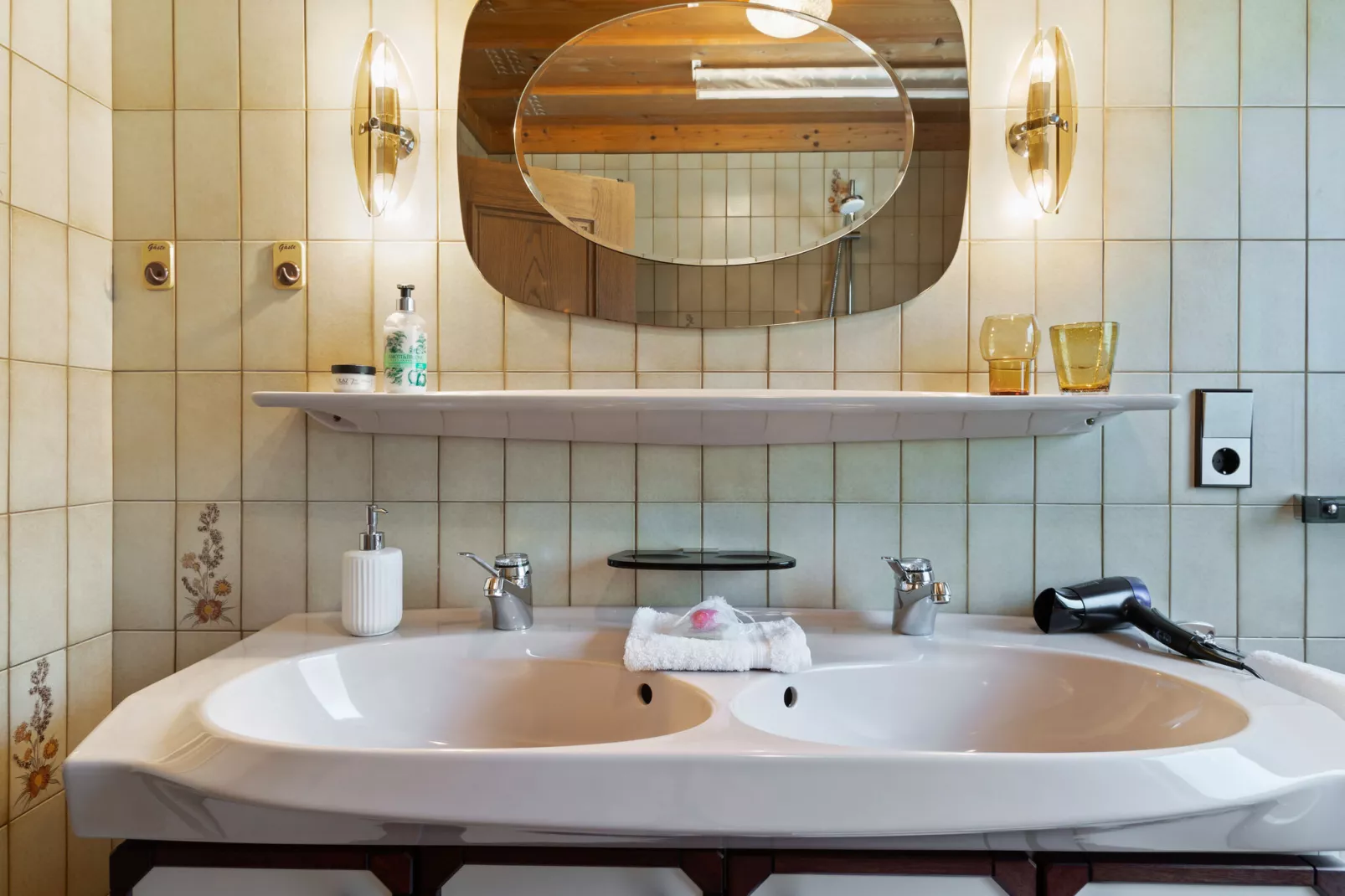 Dorfruh-Bathroom