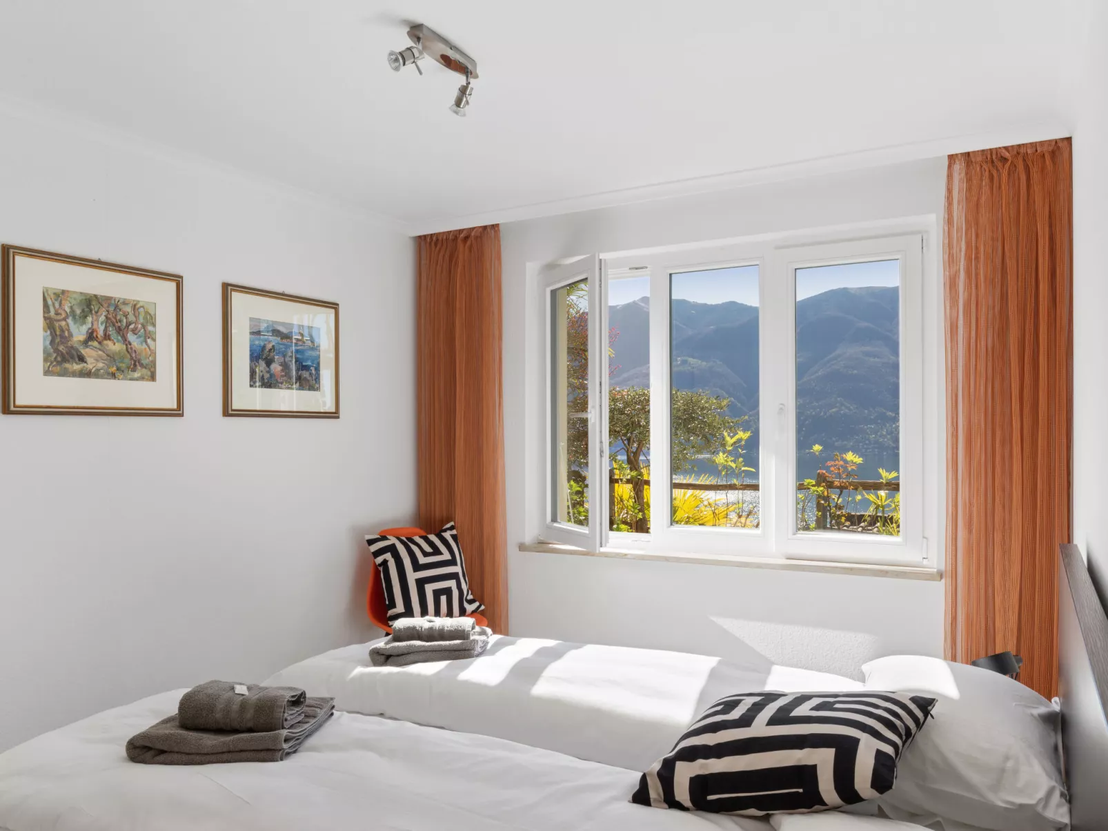 Vista Isole di Brissago-Inside