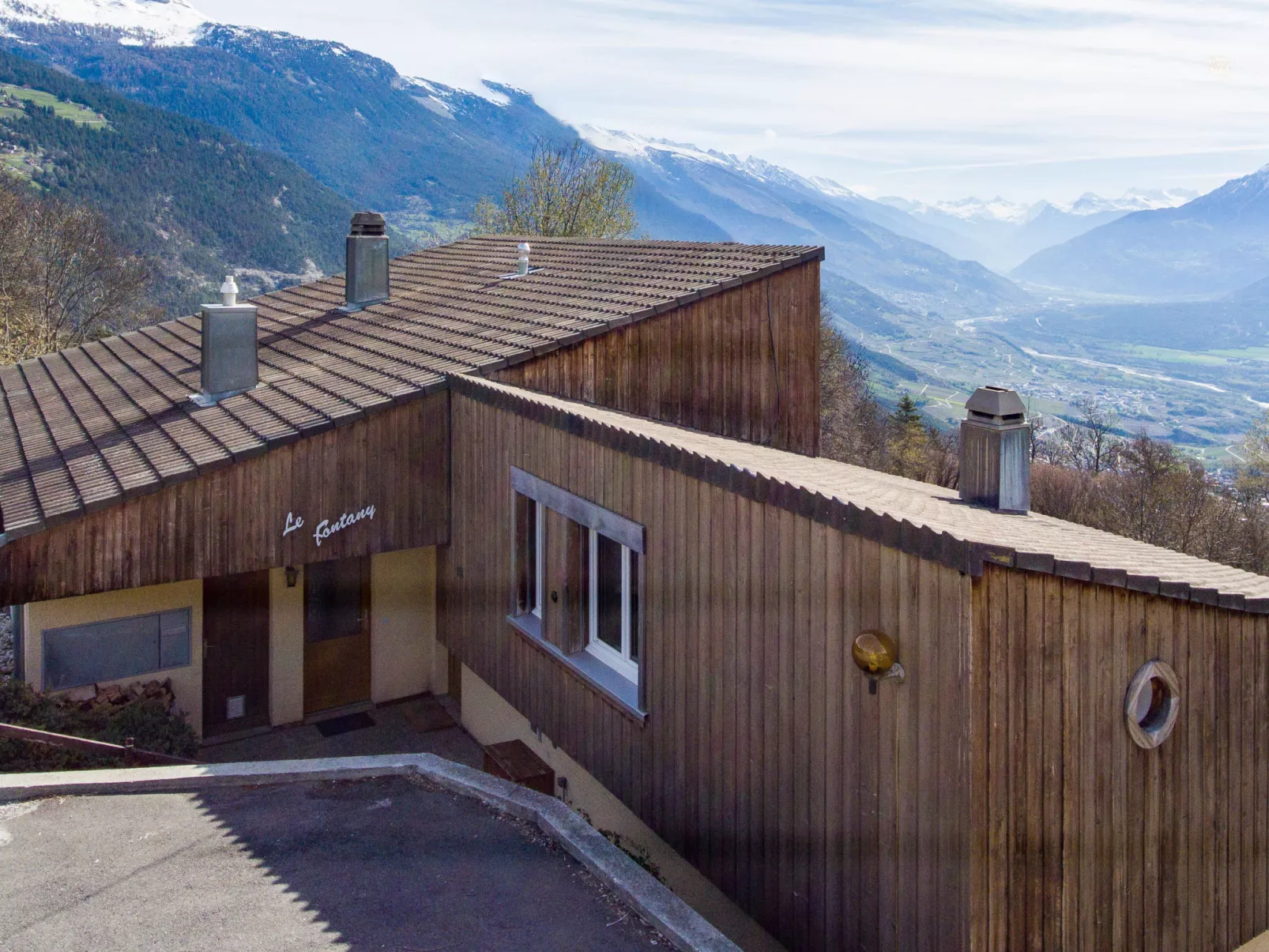 Maison Le Fontany-Outside