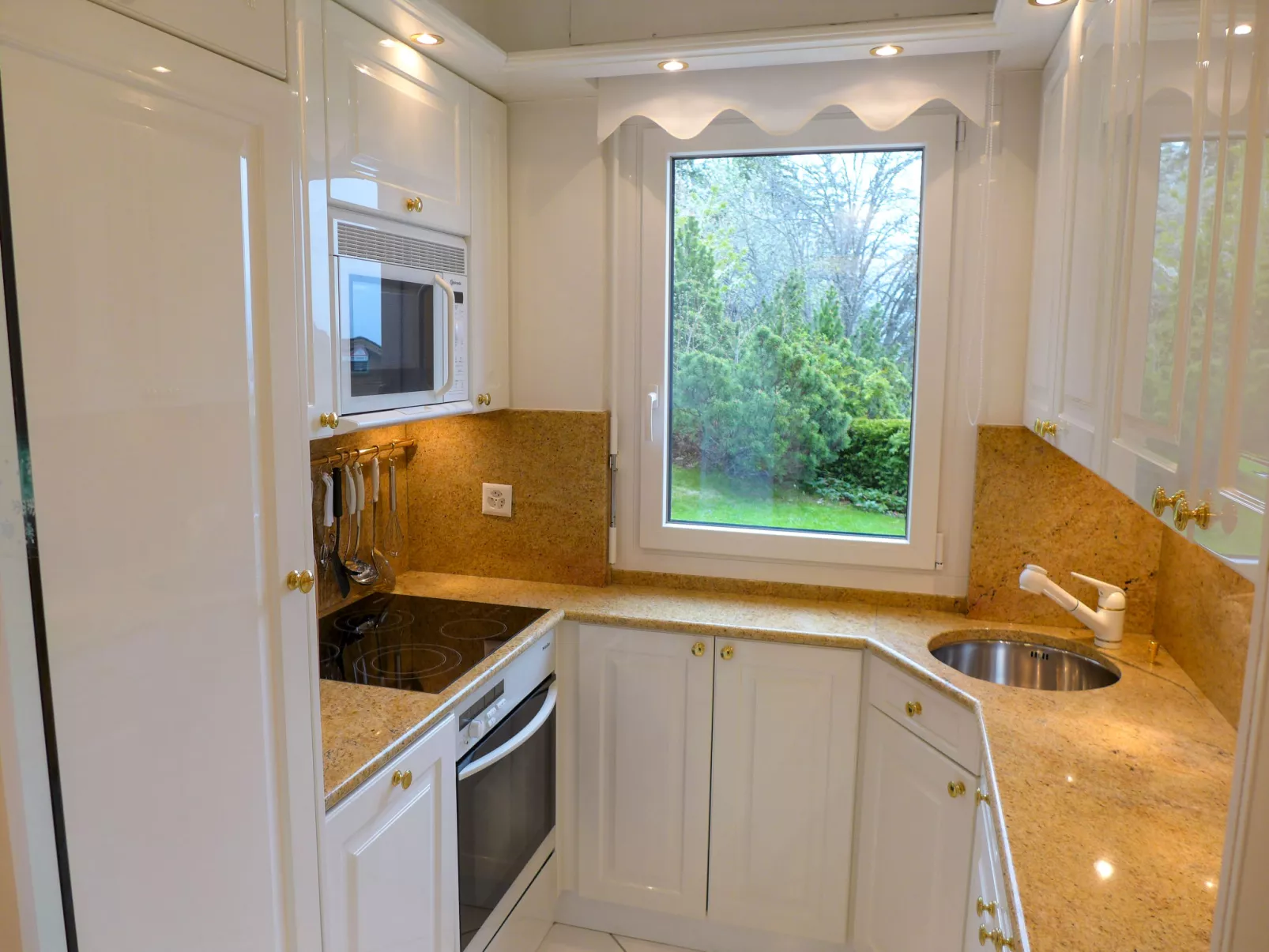 Marigny Dent-Blanche 9-8-Inside