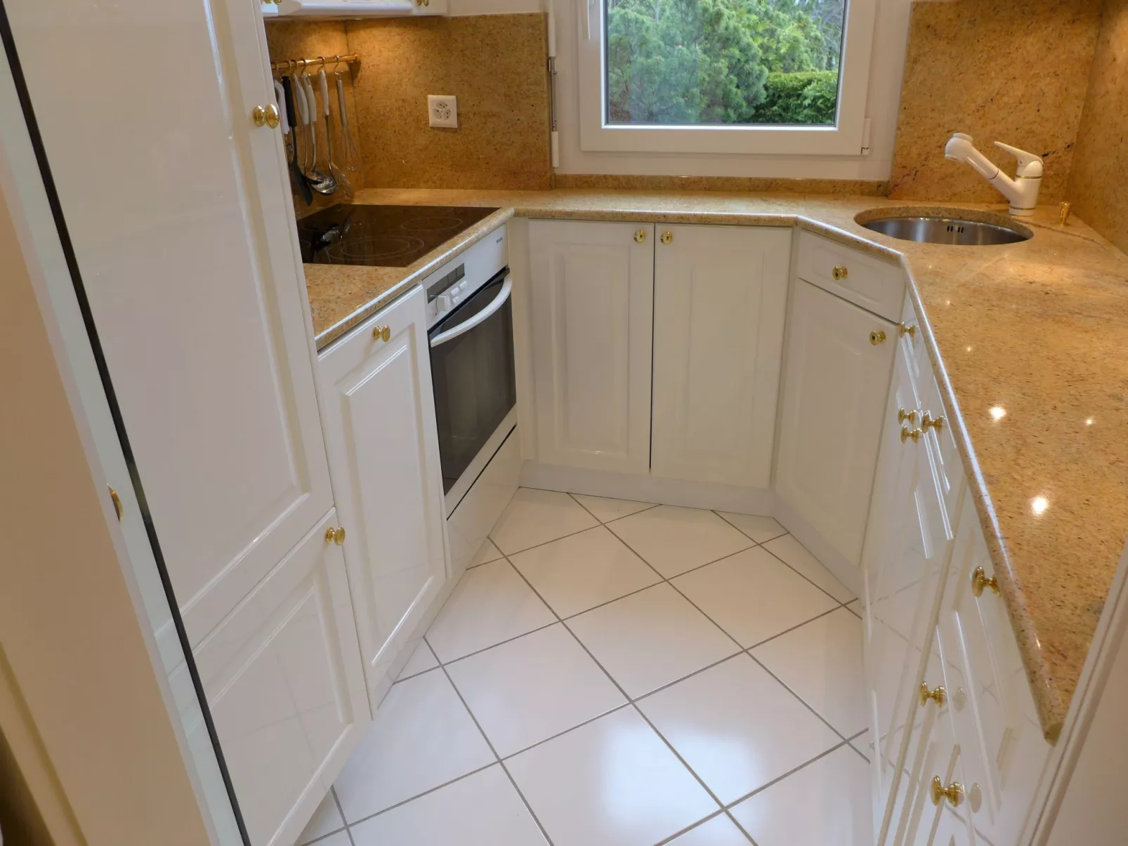 Marigny Dent-Blanche 9-8-Inside