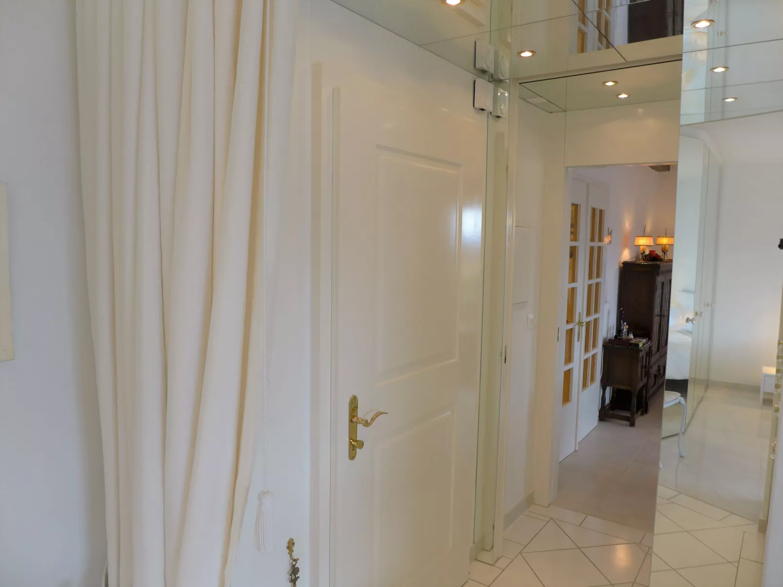 Marigny Dent-Blanche 9-8-Inside