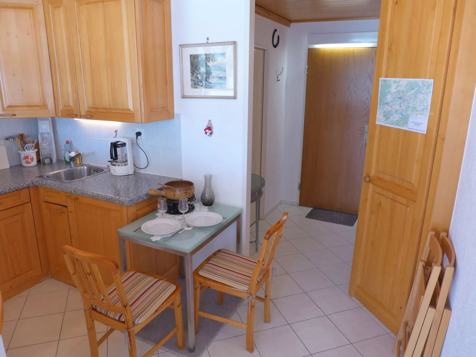 Jeanne D'Arc Apt. B-11-Inside