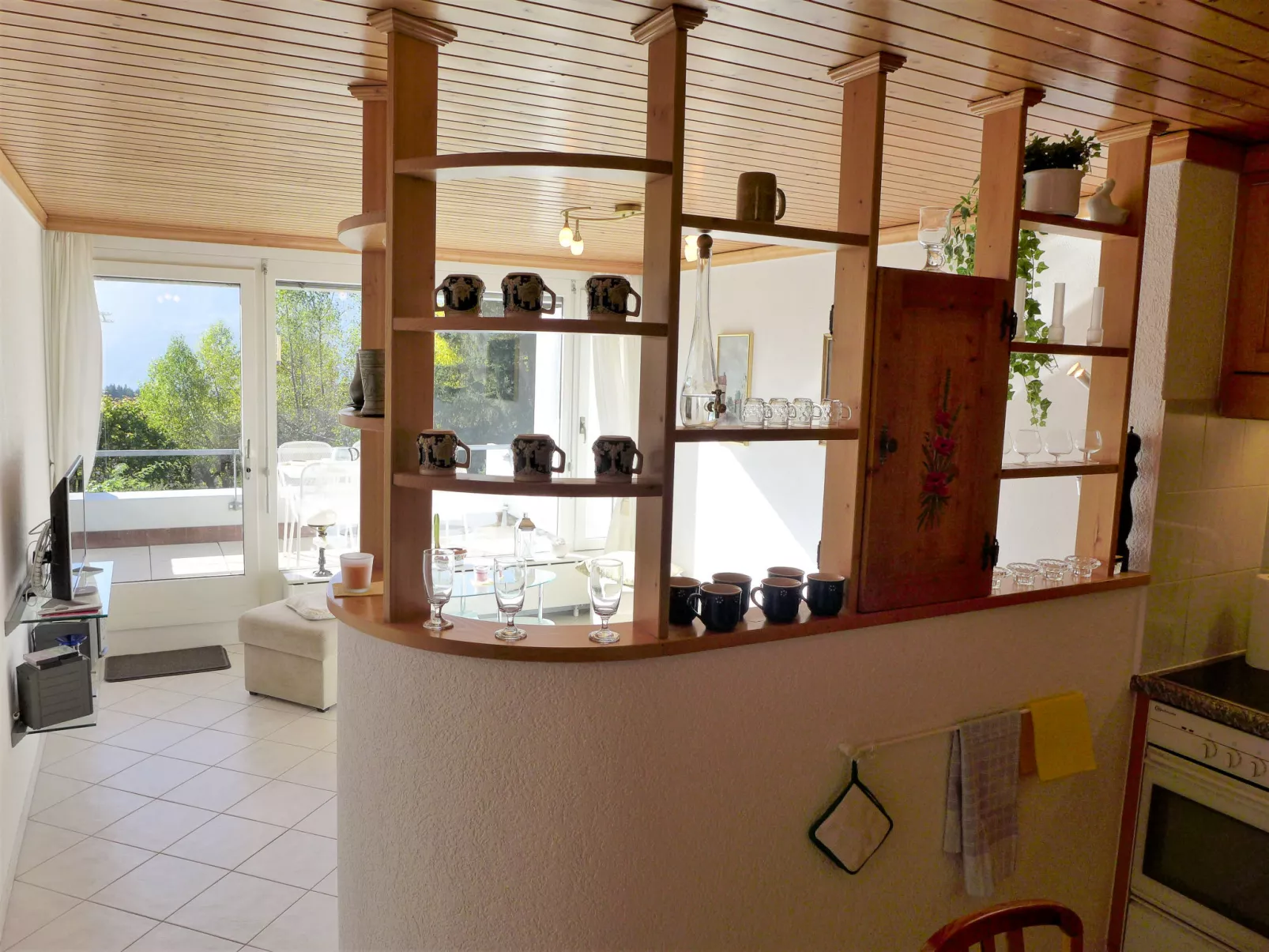Jeanne D'Arc Apt. B-11-Inside
