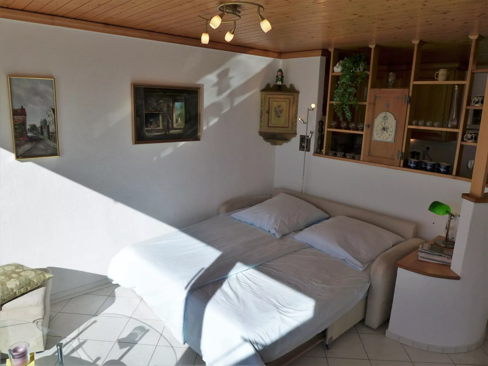Jeanne D'Arc Apt. B-11-Inside