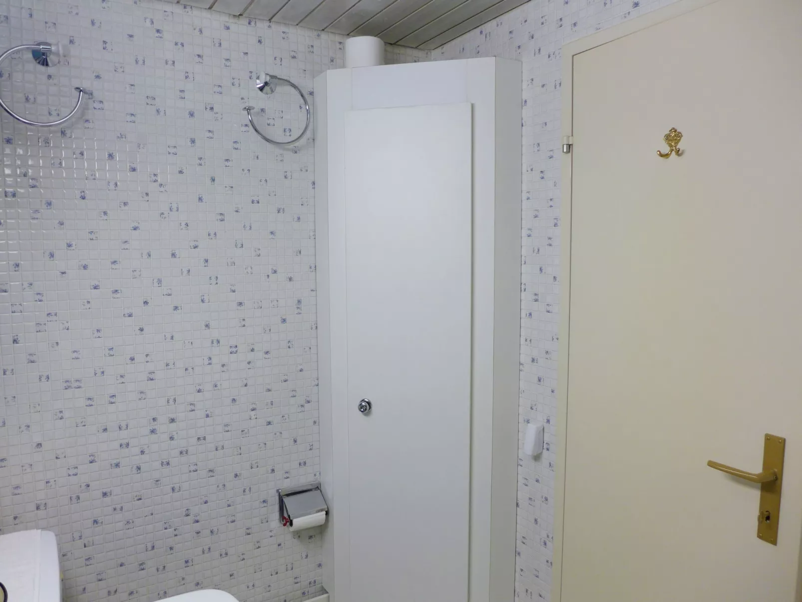 Jeanne D'Arc Apt. B-11-Inside