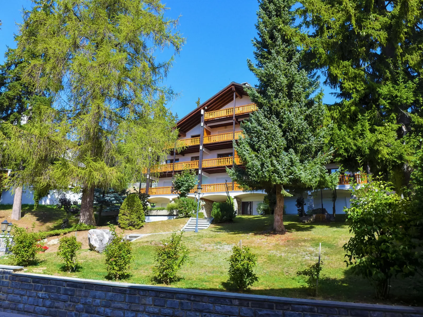 Résidence La Fenière 03-Outside