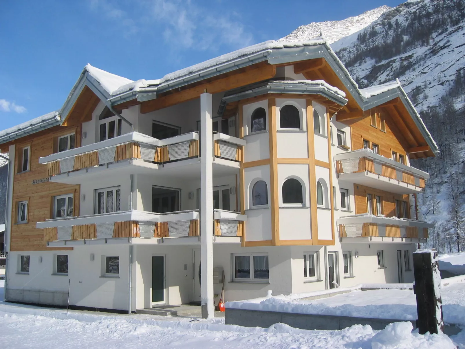 Alpenstern Aelpi-Outside