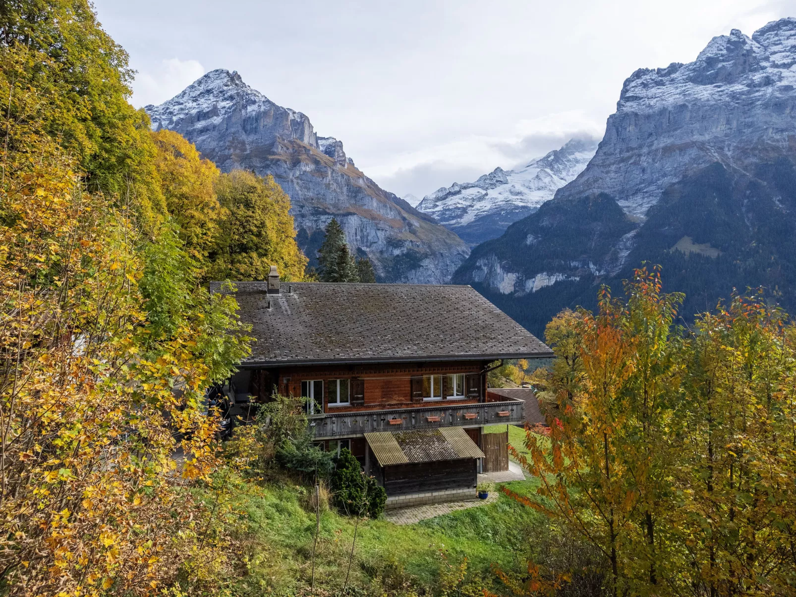 Chalet uf Duft-Outside