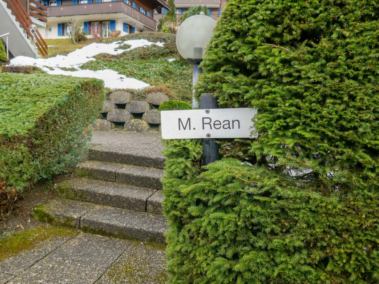 Réan-Outside