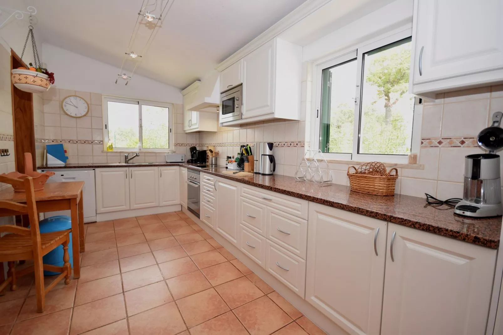 Villa Laranjeira-Kitchen