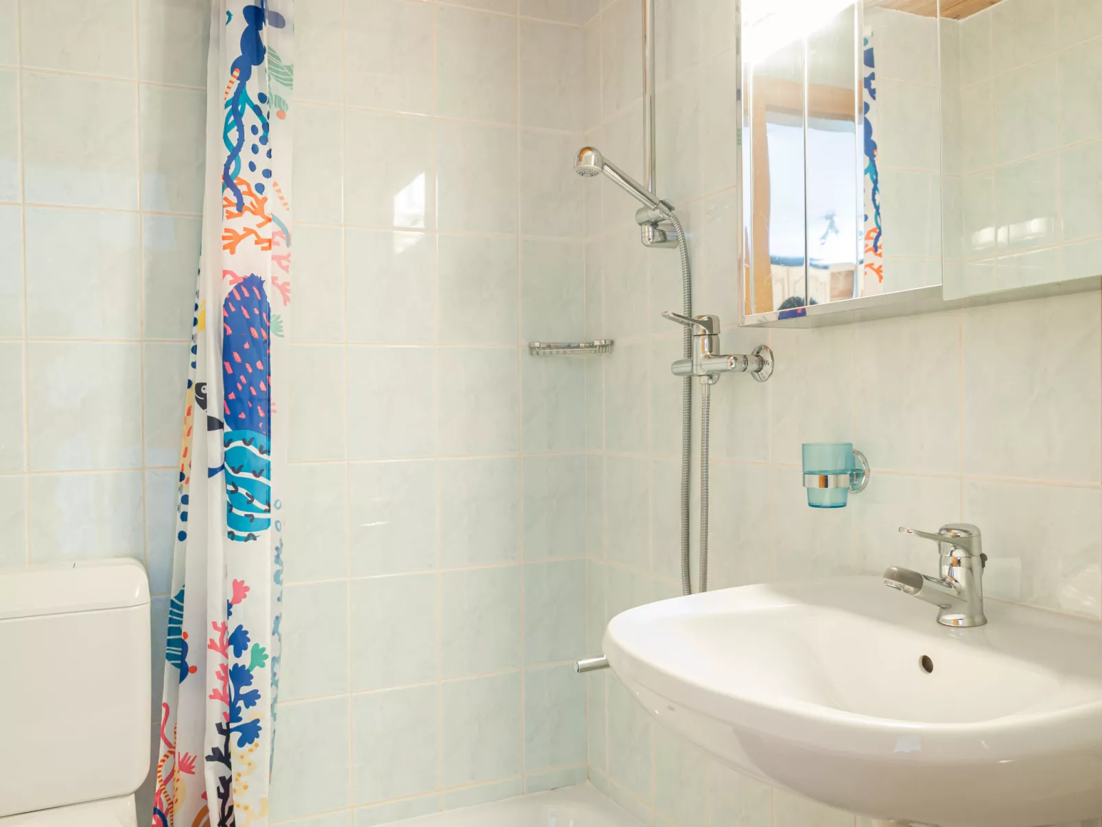Apt.212X-Inside