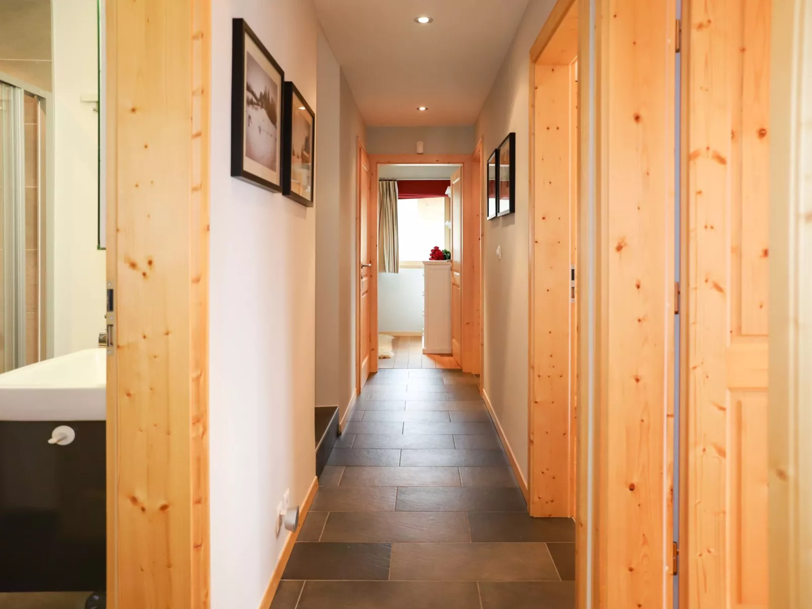 Chalet Manson-Inside