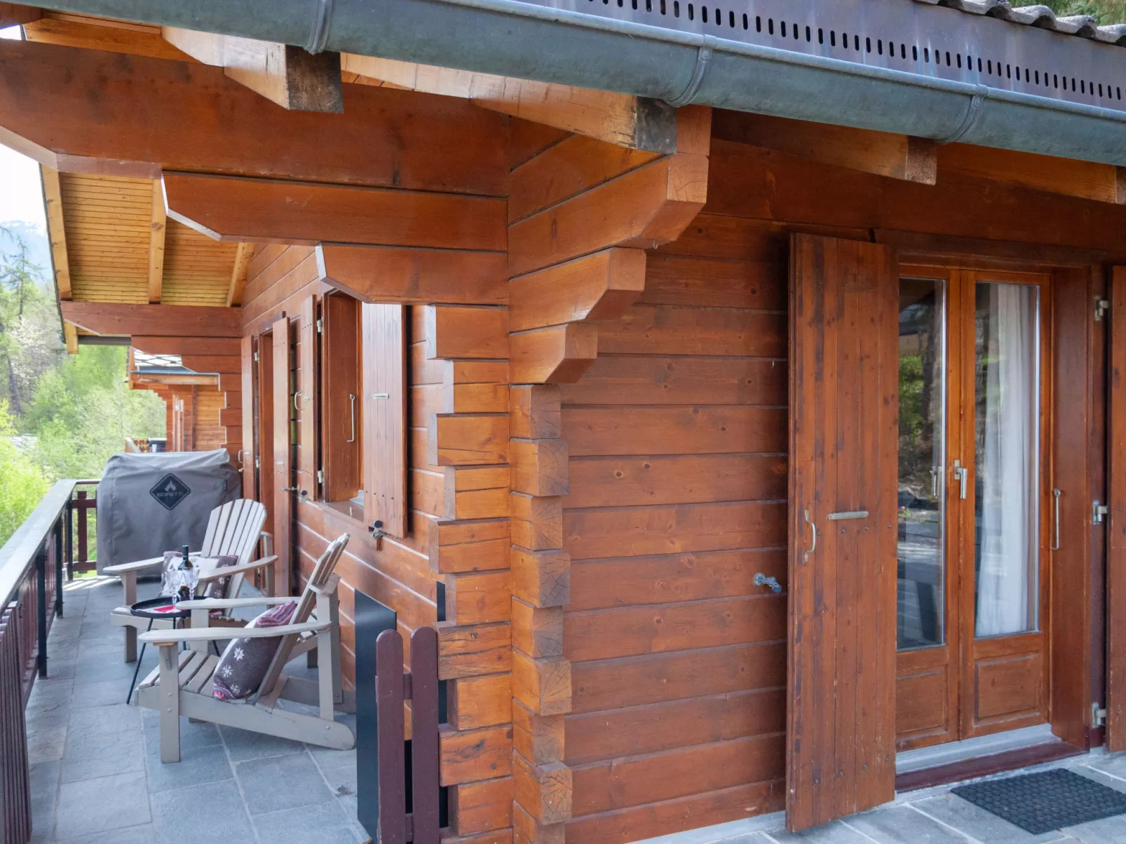 Dolce Cabane-Outside