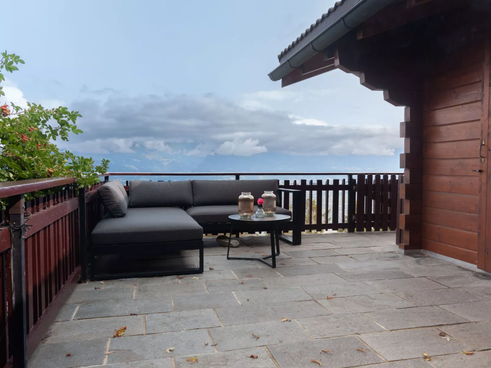 Dolce Cabane-Outside