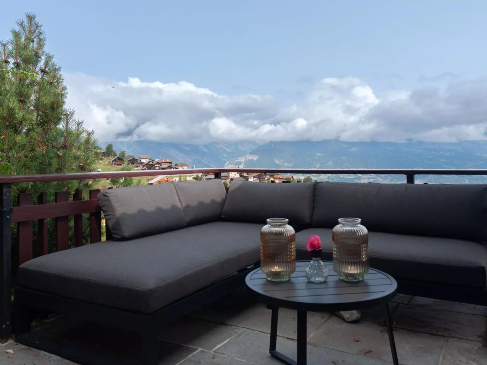 Dolce Cabane-Outside