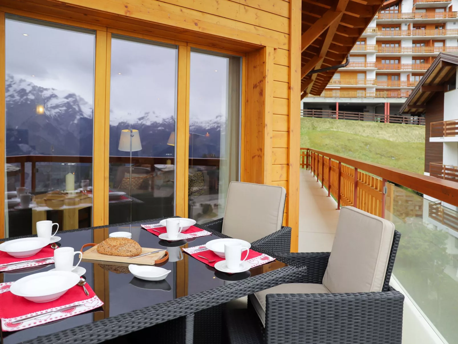 Cor des Alpes 16-Outside
