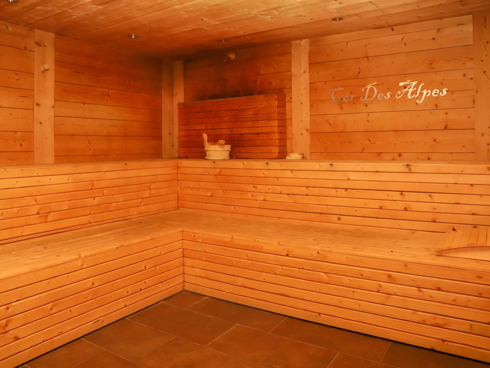 Cor des Alpes 16-Inside