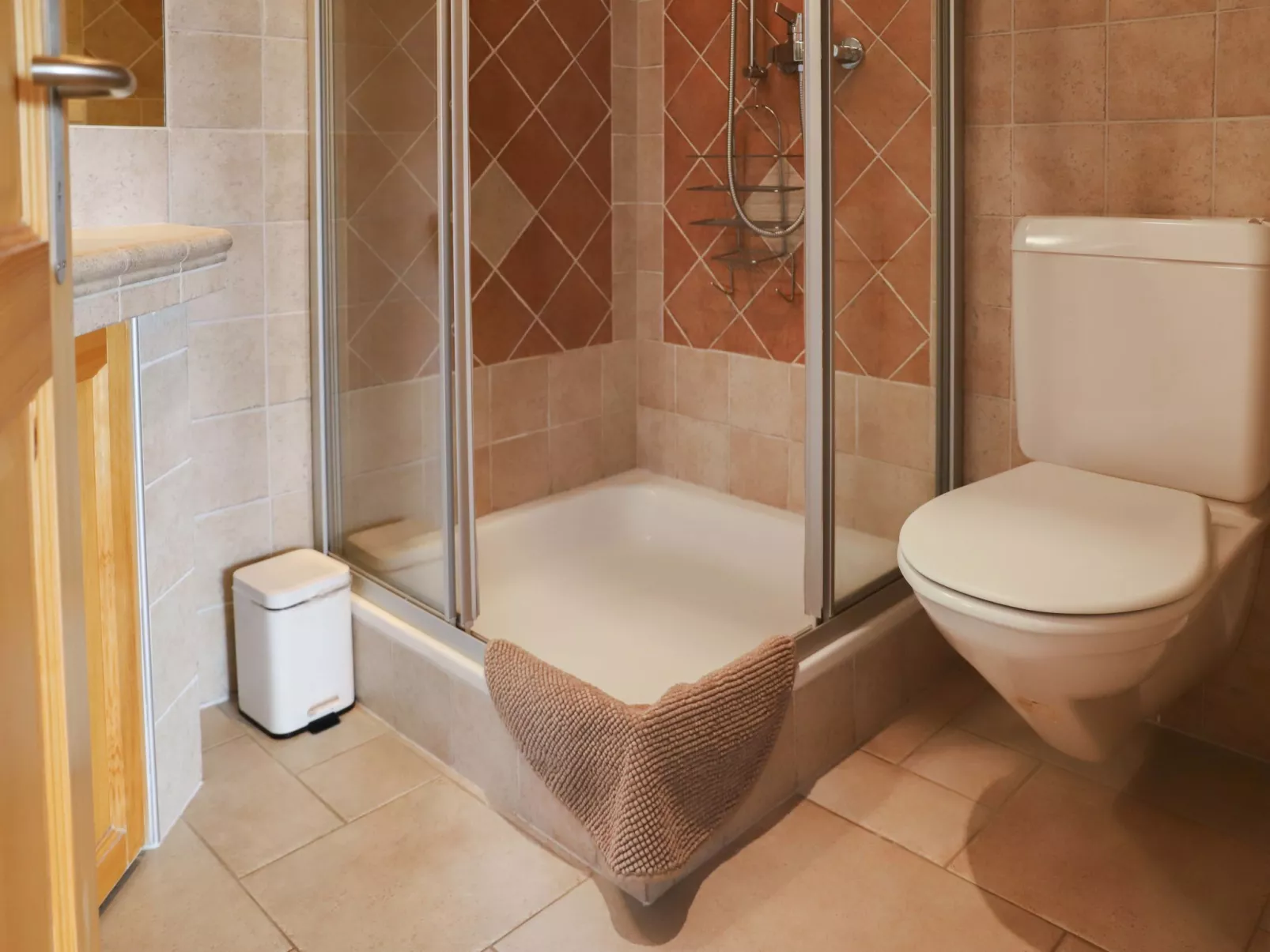 Domaine des Reines A2-Inside