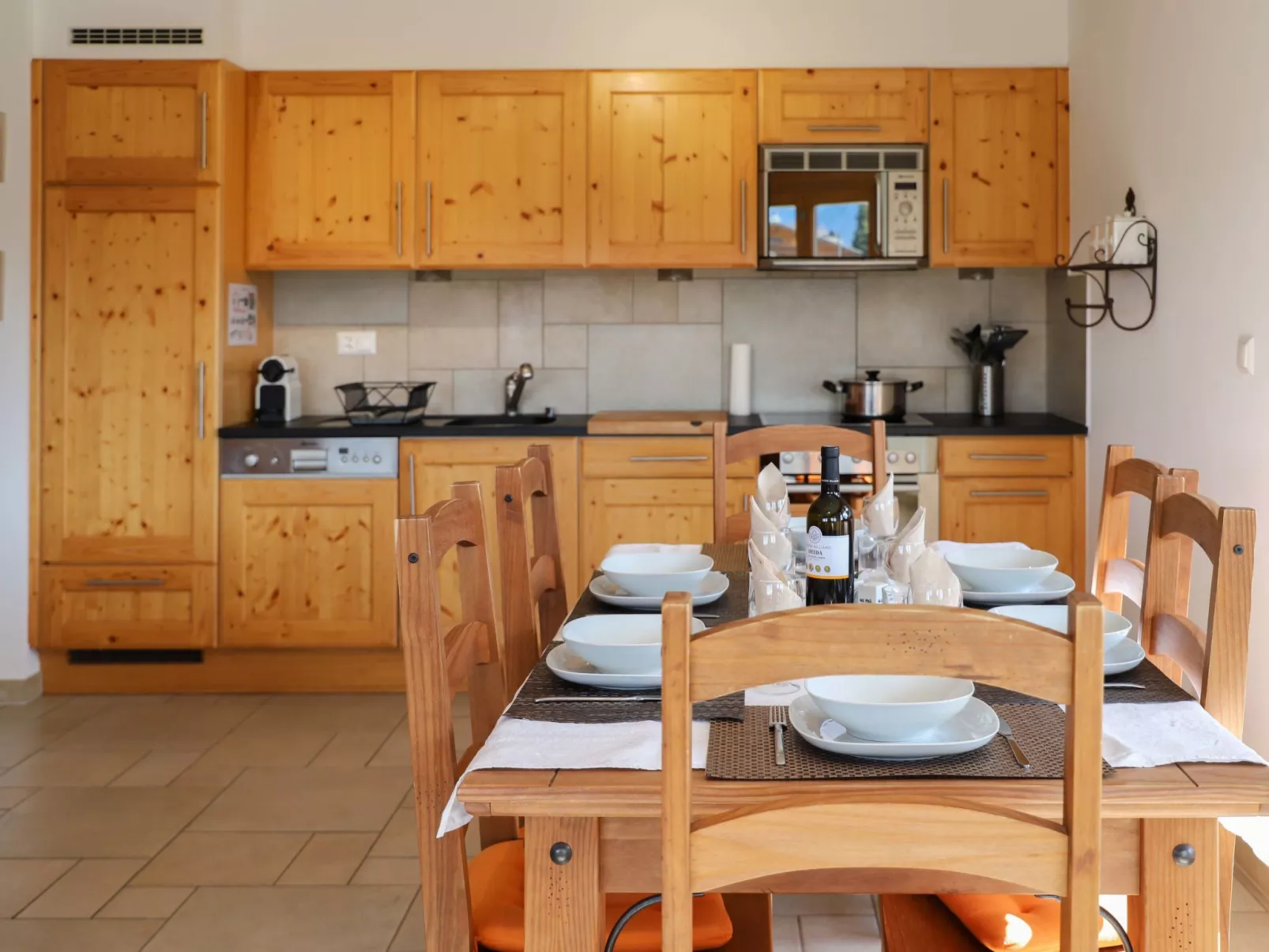 Domaine des Reines D1A-Inside