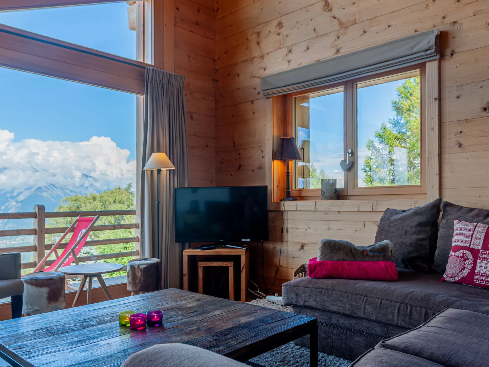 Chalet Jadi-Drinnen