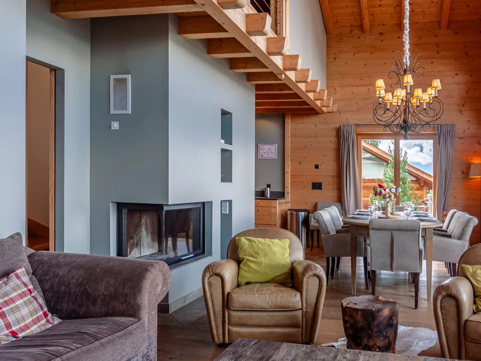 Chalet Jadi-Drinnen