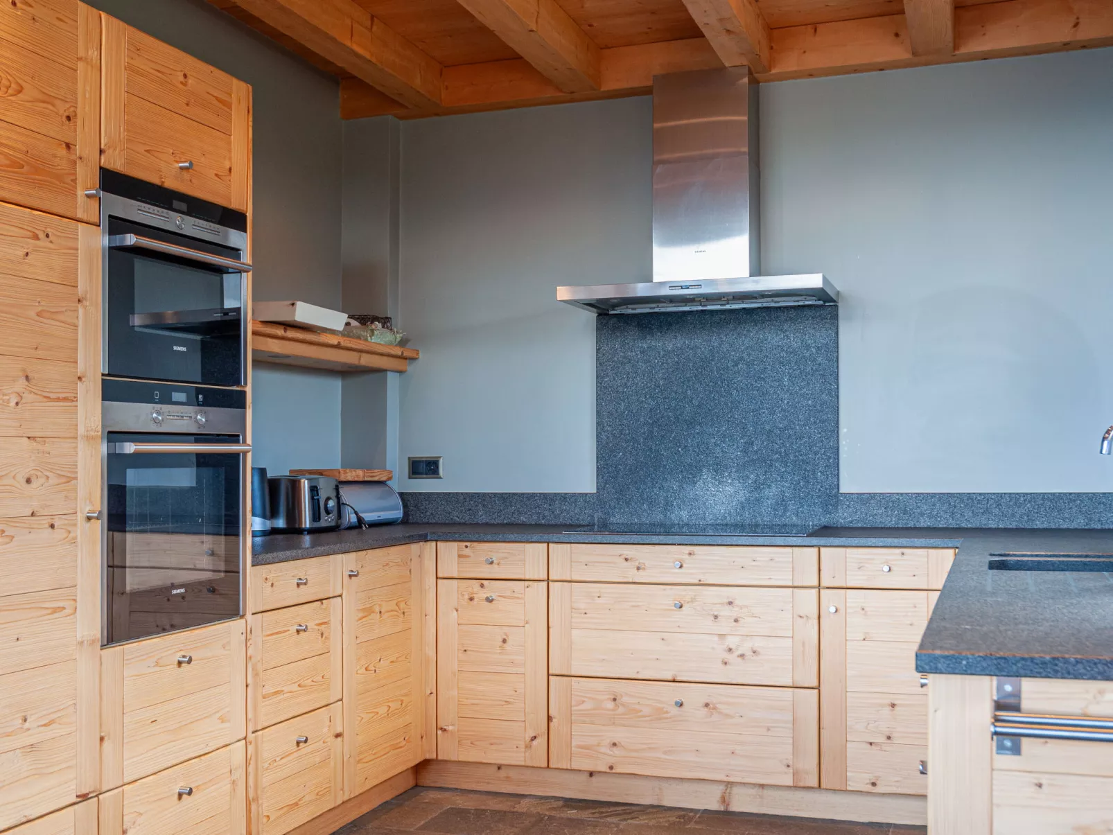 Chalet Jadi-Drinnen