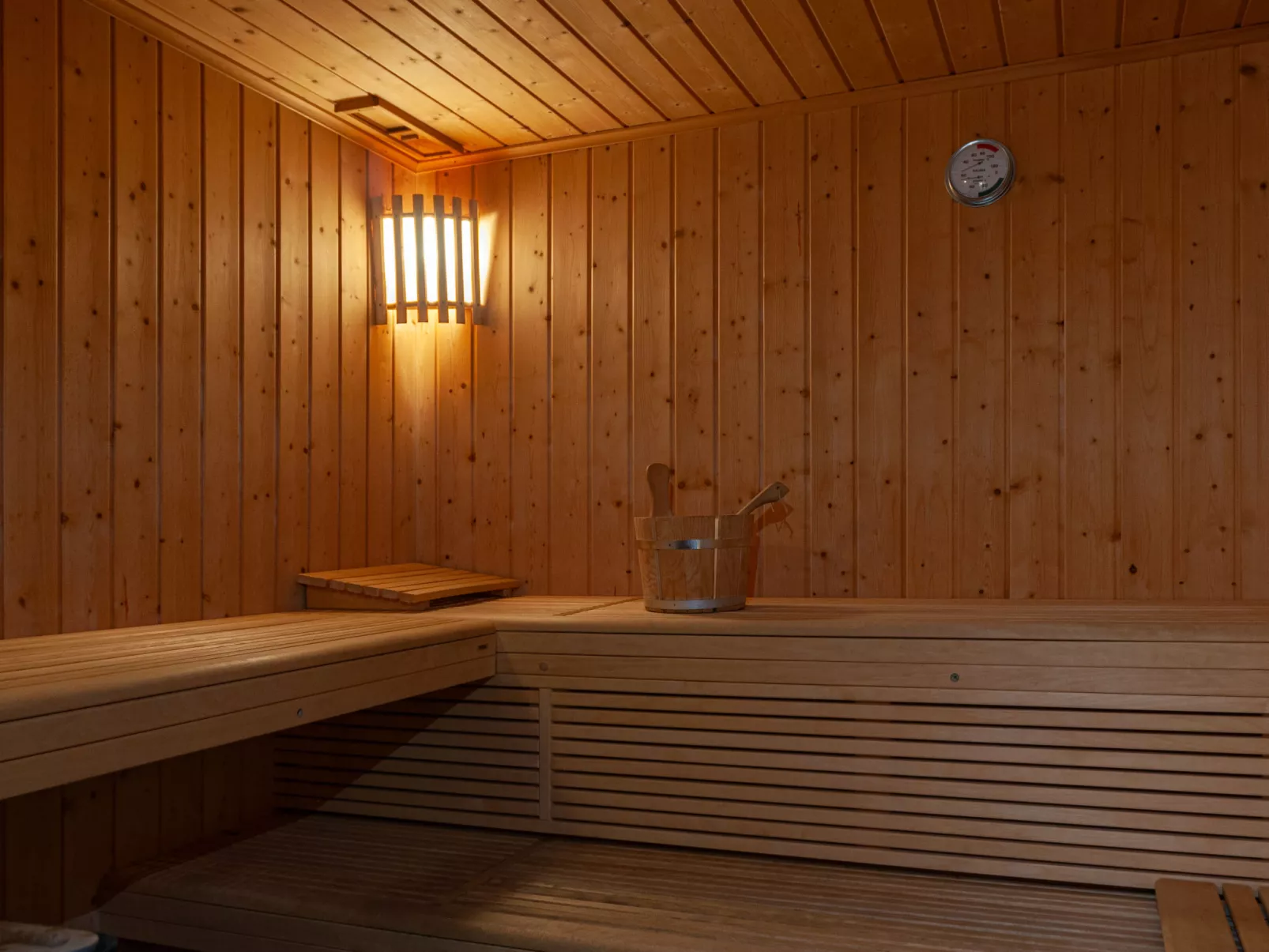 Chalet Jadi-Drinnen