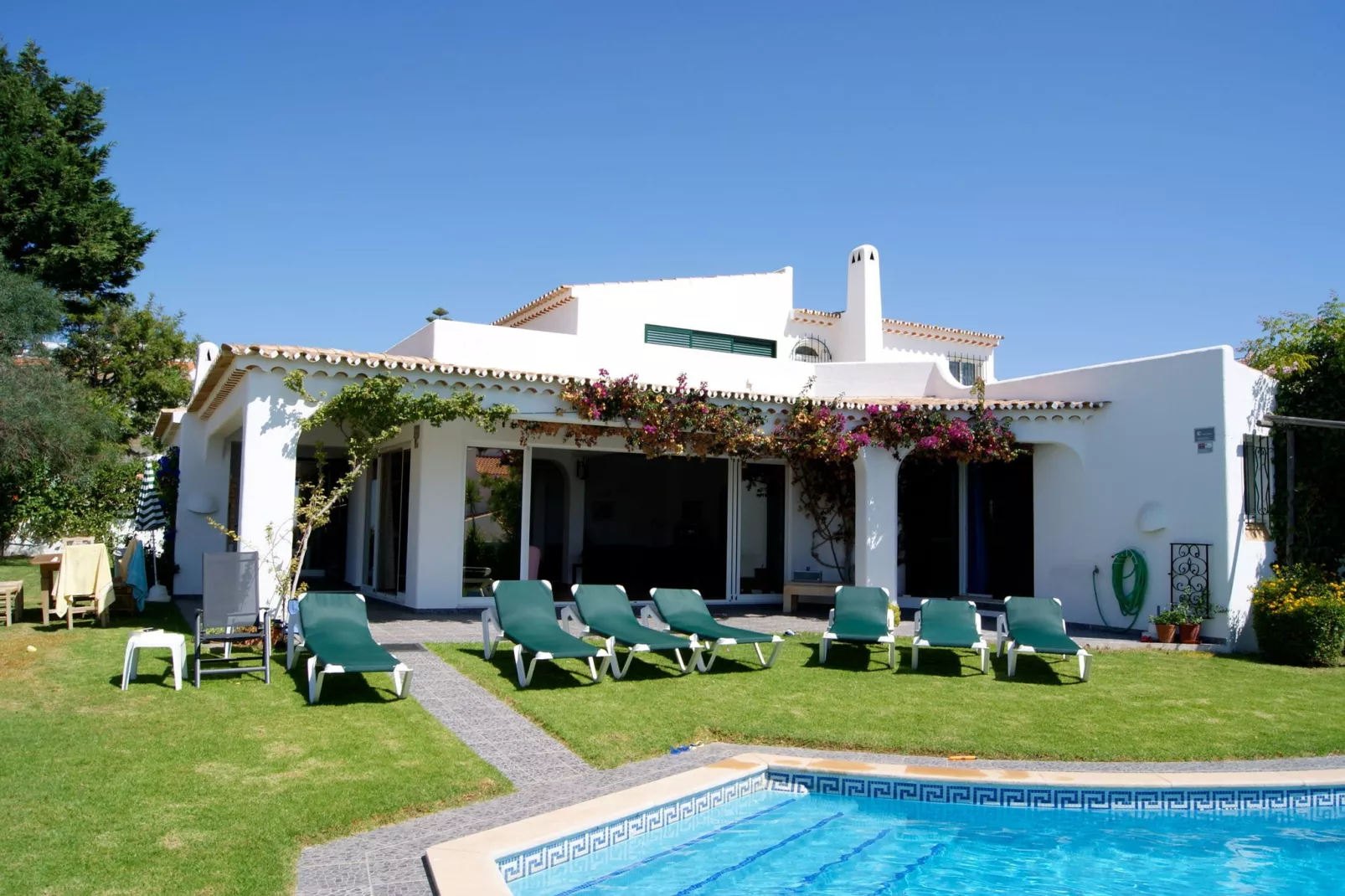 Villa Laranjeira-Exterior summer
